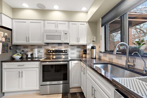 Tiny photo for 7737 W GOLF Drive #303, Palos Heights, IL 60463 (MLS # 12612100)