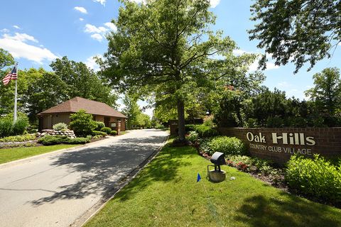 Tiny photo for 7737 W GOLF Drive #303, Palos Heights, IL 60463 (MLS # 12612100)