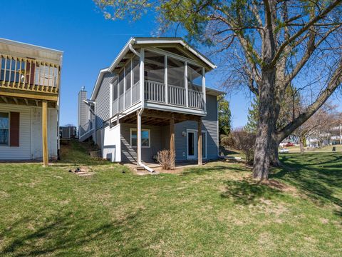 Tiny photo for 3065 Red Wing Circle, Bettendorf, IA 52722 (MLS # 12593142)