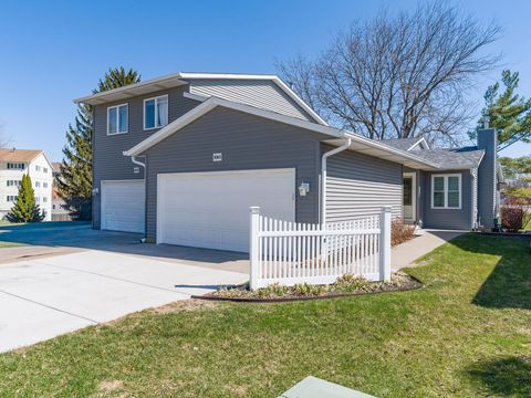 Photo of 3065 Red Wing Circle, Bettendorf, IA 52722 (MLS # 12593142)