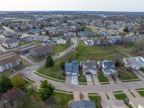 Tiny photo for 3065 Red Wing Circle, Bettendorf, IA 52722 (MLS # 12593142)