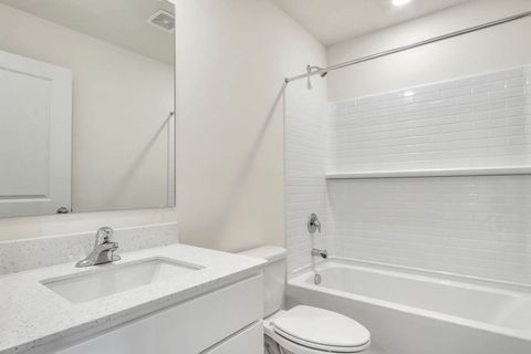 Tiny photo for 432 lakeshore Court, St. Charles, IL 60174 (MLS # 12487788)