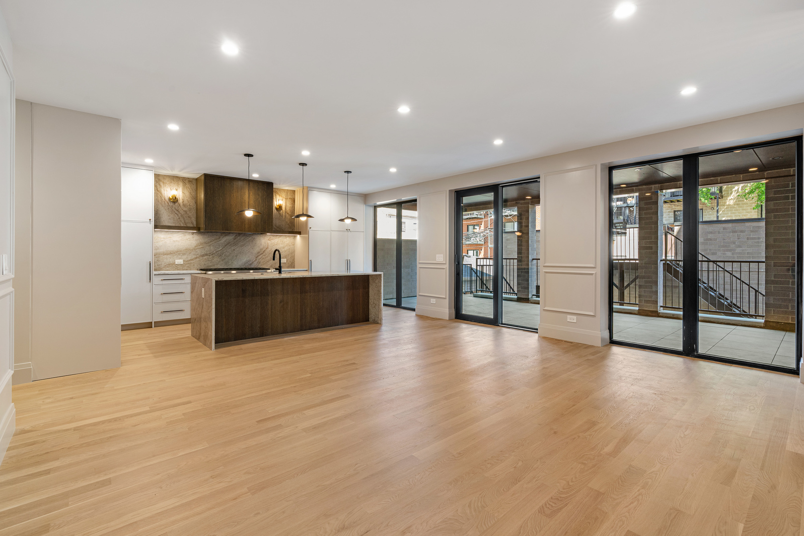 822 W Aldine Avenue 1