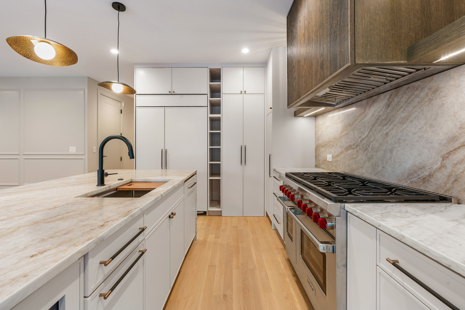 822 W Aldine Avenue 1