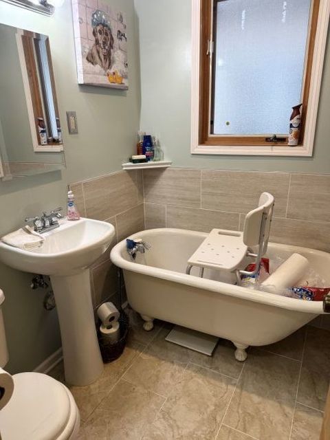 Tiny photo for 5710 N Karlov Avenue, Chicago, IL 60646 (MLS # 12529237)