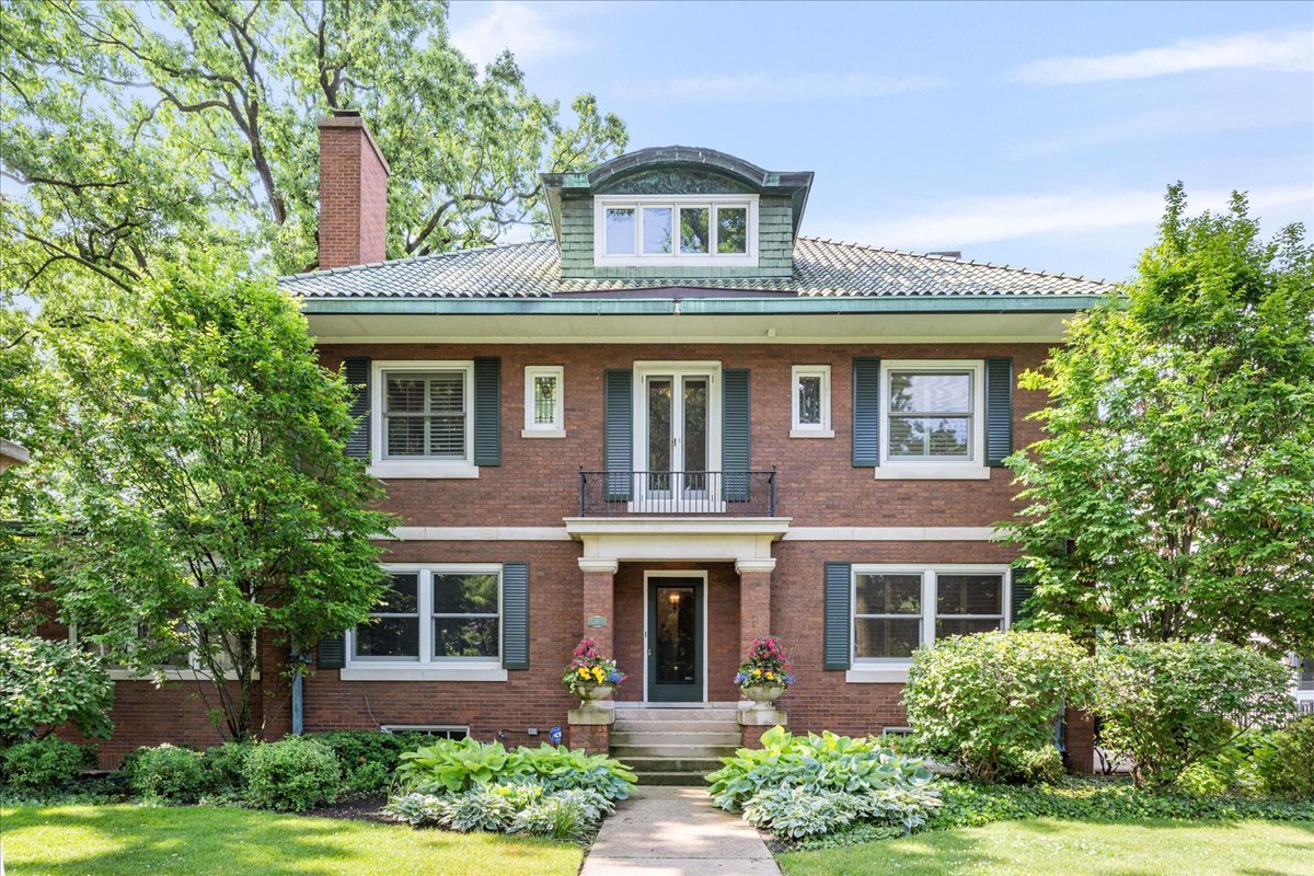 715 Forest Avenue