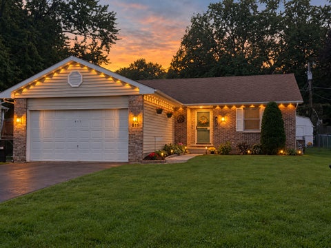 Photo of 611 S Orchid Path, McHenry, IL 60050 (MLS # 12766462)