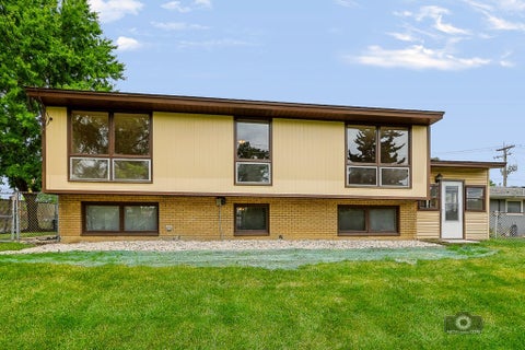 Tiny photo for 5595 155th Street, Oak Forest, IL 60452 (MLS # 12675244)