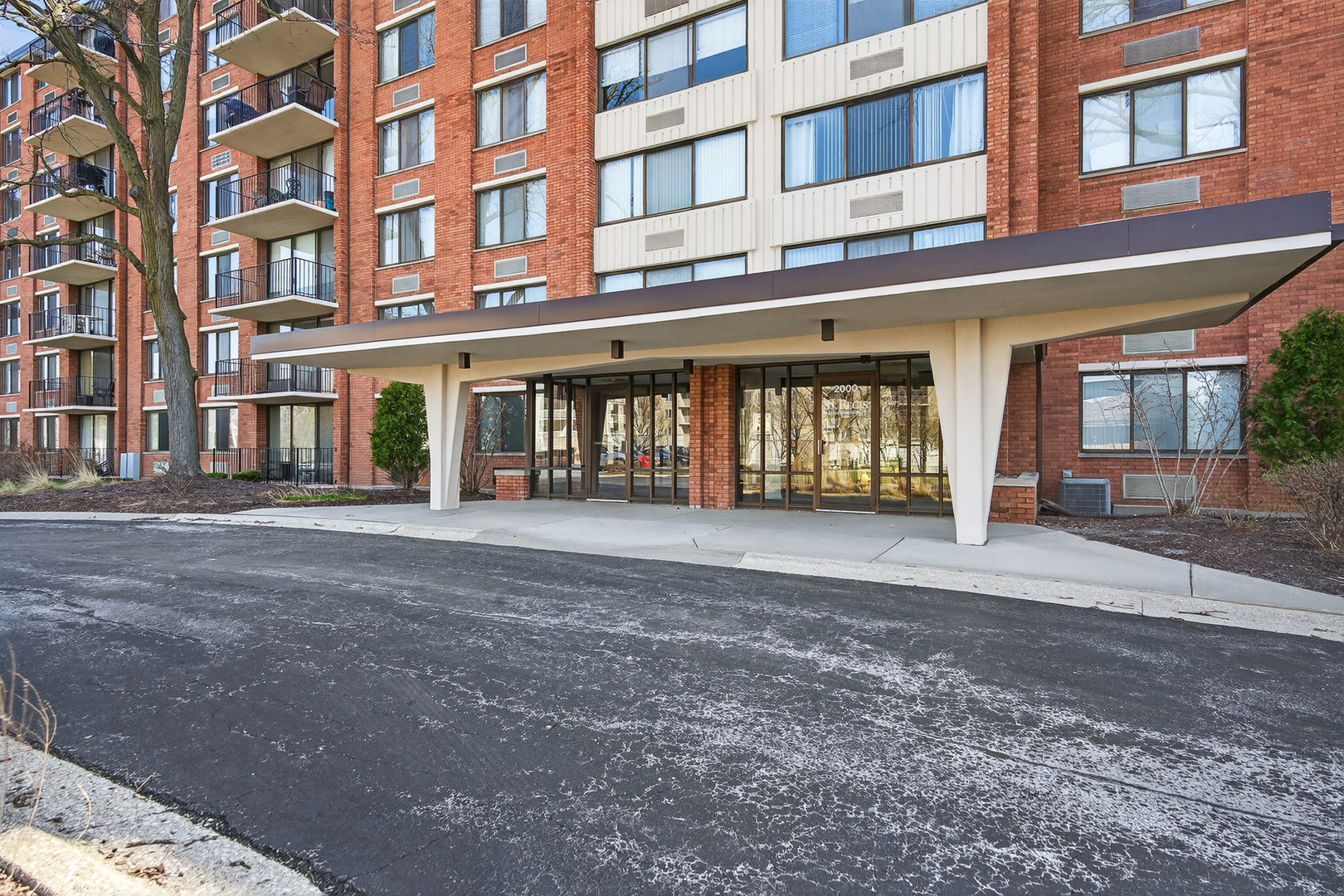 2000 Saint Regis Drive 2B