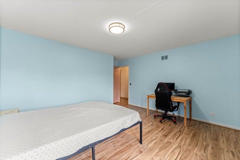 Tiny photo for 825 Braeman Court, Libertyville, IL 60048 (MLS # 12739437)