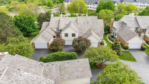 Tiny photo for 825 Braeman Court, Libertyville, IL 60048 (MLS # 12739437)