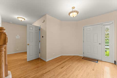 Tiny photo for 825 Braeman Court, Libertyville, IL 60048 (MLS # 12739437)