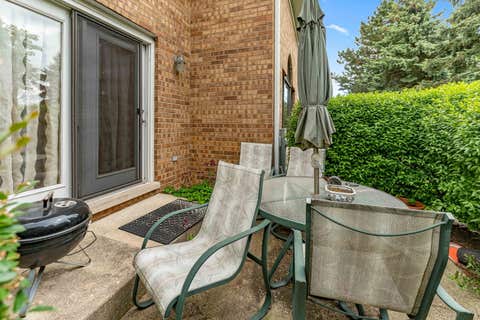 Tiny photo for 825 Braeman Court, Libertyville, IL 60048 (MLS # 12739437)