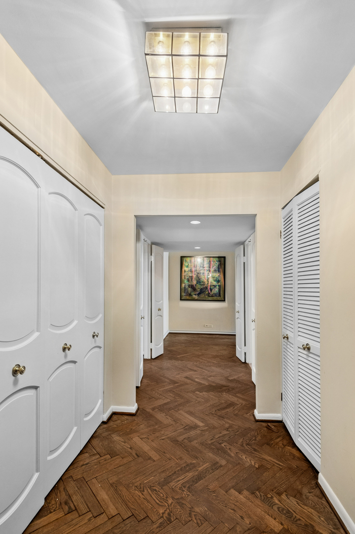 1212 N Lake Shore Drive 28CS