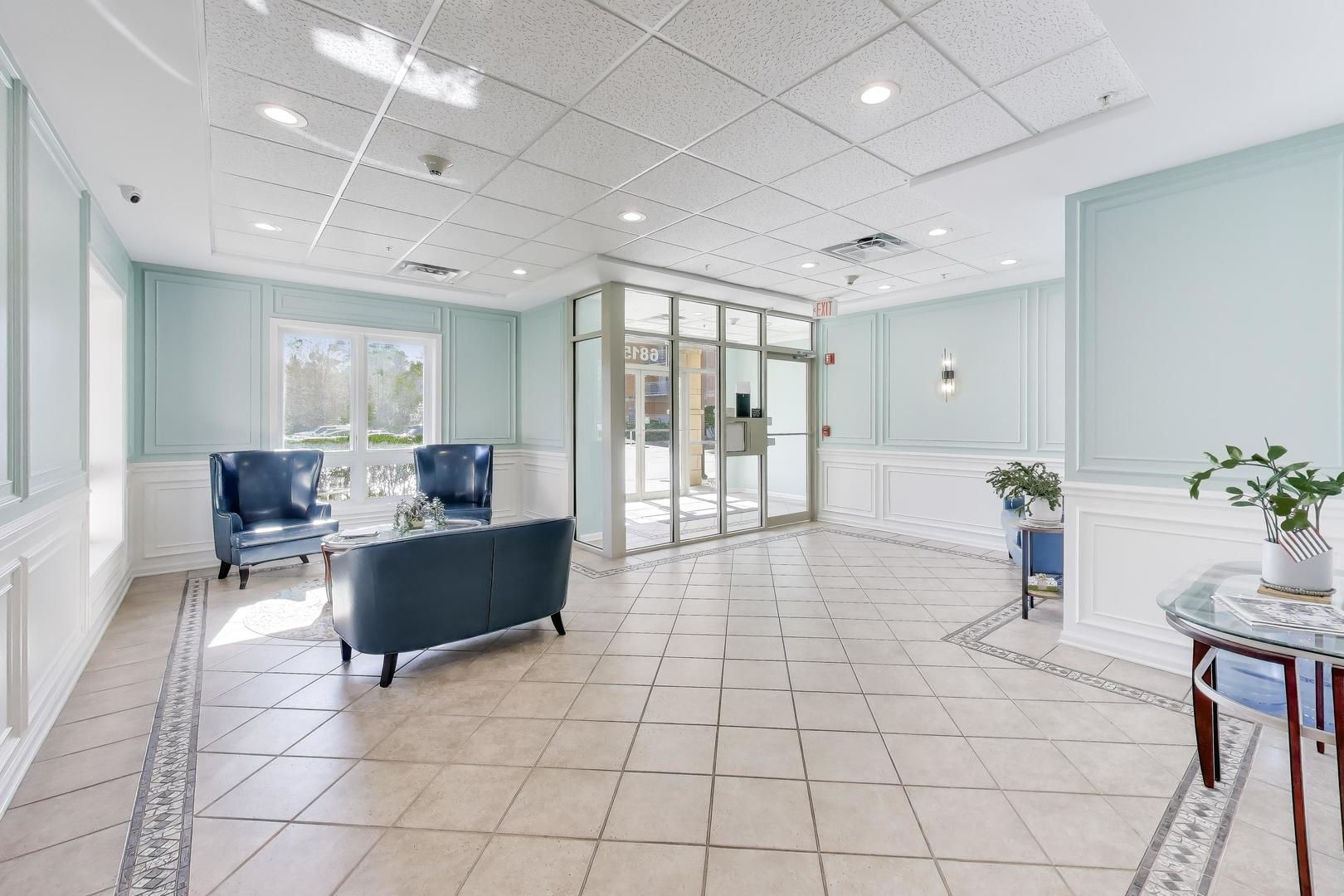 6815 N MILWAUKEE Avenue 707