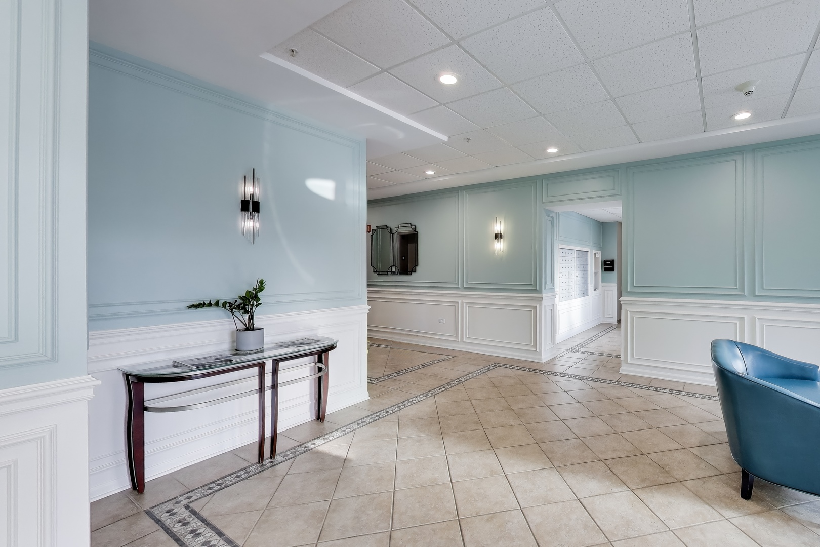 6815 N MILWAUKEE Avenue 707