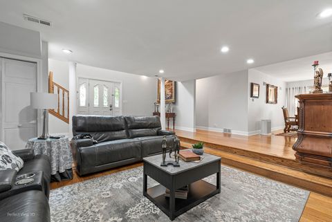 Tiny photo for 0N632 Gables Boulevard, Wheaton, IL 60187 (MLS # 12619691)