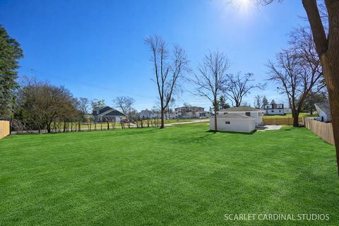 Tiny photo for 22W080 Valleyview Drive, Glen Ellyn, IL 60137 (MLS # 12597357)