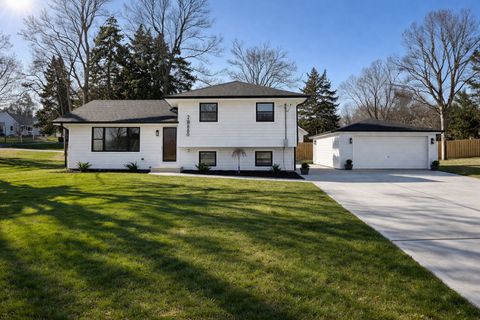 22W080 Valleyview Drive Glen Ellyn IL 60137
