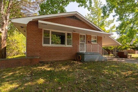 Tiny photo for 701 S Benwood Drive, Carbondale, IL 62901 (MLS # 12759811)