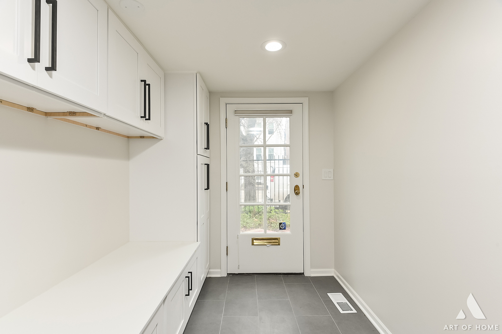 2638 N SOUTHPORT Avenue