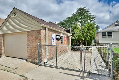 Tiny photo for 3952 N Oleander Avenue, Chicago, IL 60634 (MLS # 12465921)