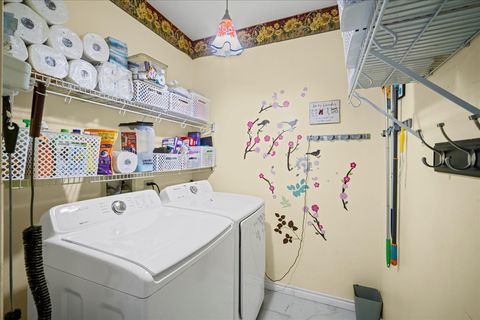 Tiny photo for 345 Kestrel Lane, Lindenhurst, IL 60046 (MLS # 12443936)