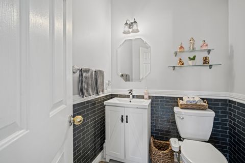 Tiny photo for 345 Kestrel Lane, Lindenhurst, IL 60046 (MLS # 12443936)