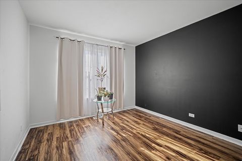 Tiny photo for 345 Kestrel Lane, Lindenhurst, IL 60046 (MLS # 12443936)