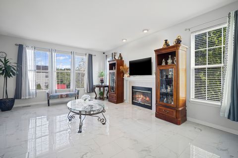 Tiny photo for 345 Kestrel Lane, Lindenhurst, IL 60046 (MLS # 12443936)