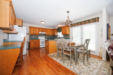 Tiny photo for 17 Downing Circle, Bloomington, IL 61704 (MLS # 12518980)