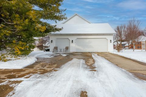 Tiny photo for 17 Downing Circle, Bloomington, IL 61704 (MLS # 12518980)