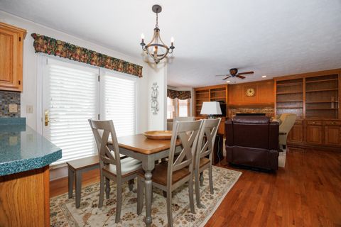 Tiny photo for 17 Downing Circle, Bloomington, IL 61704 (MLS # 12518980)