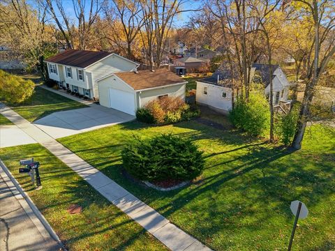 Tiny photo for 121 E Clarendon Drive, Round Lake Beach, IL 60073 (MLS # 12552216)