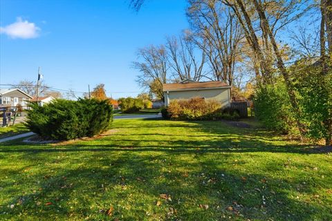 Tiny photo for 121 E Clarendon Drive, Round Lake Beach, IL 60073 (MLS # 12552216)