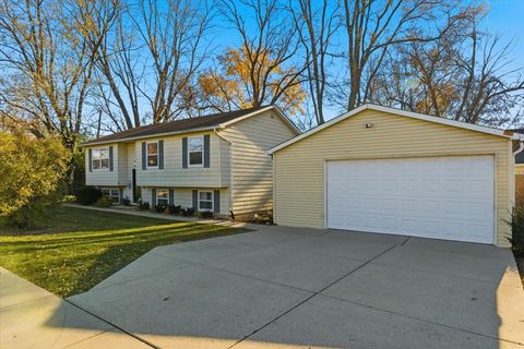 Tiny photo for 121 E Clarendon Drive, Round Lake Beach, IL 60073 (MLS # 12552216)