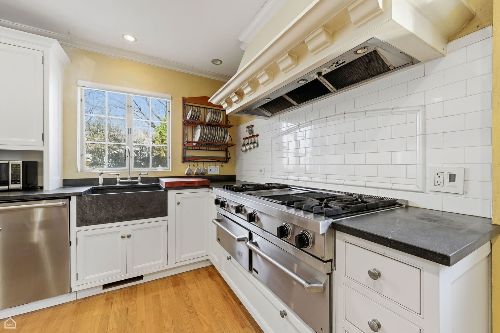 1940 Chestnut Avenue