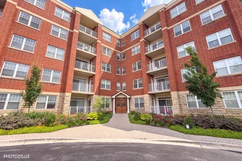 Photo of 1 ITASCA Place #302, Itasca, IL 60143 (MLS # 12684431)