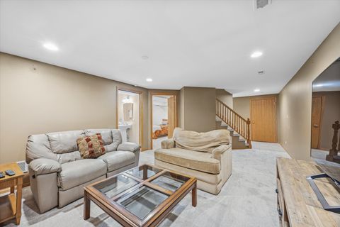 Tiny photo for 8539 Thistlewood Court, Darien, IL 60561 (MLS # 12529906)