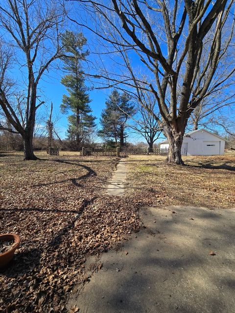 Tiny photo for 922 S Giant City Road S, Carbondale, IL 62902 (MLS # 12568590)