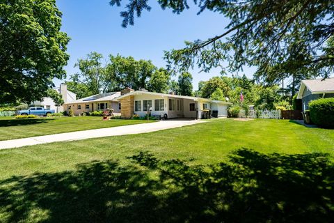 Tiny photo for 904 N School Street, Normal, IL 61761 (MLS # 12683845)