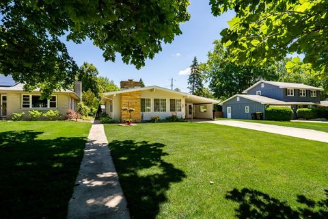 Tiny photo for 904 N School Street, Normal, IL 61761 (MLS # 12683845)