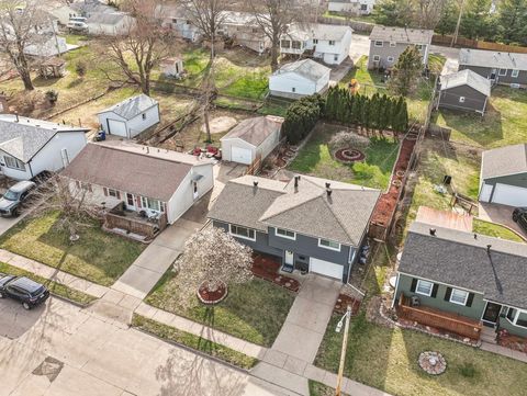 Tiny photo for 2628 N Gayman Avenue, Davenport, IA 52804 (MLS # 12605841)
