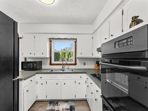 Tiny photo for 2628 N Gayman Avenue, Davenport, IA 52804 (MLS # 12605841)