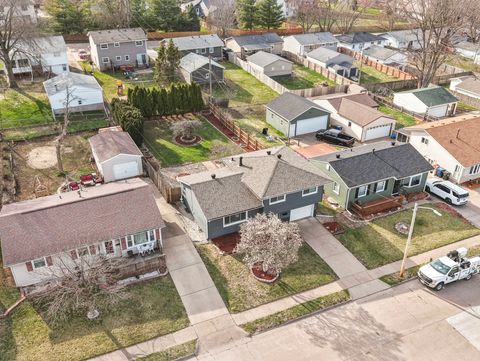 Tiny photo for 2628 N Gayman Avenue, Davenport, IA 52804 (MLS # 12605841)