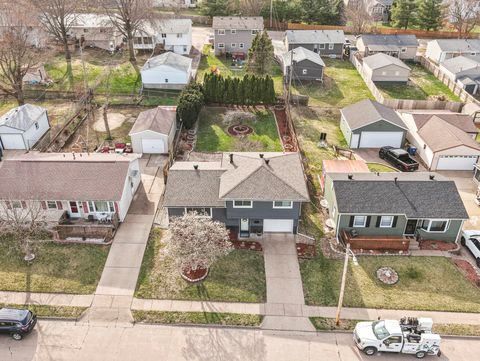 Tiny photo for 2628 N Gayman Avenue, Davenport, IA 52804 (MLS # 12605841)