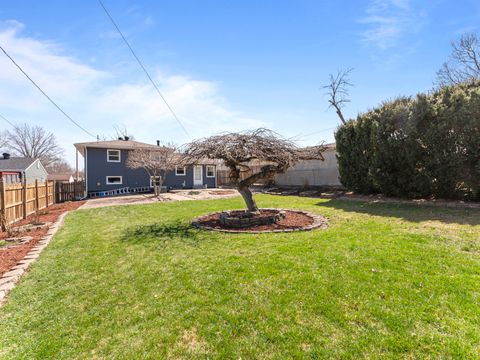 Tiny photo for 2628 N Gayman Avenue, Davenport, IA 52804 (MLS # 12605841)