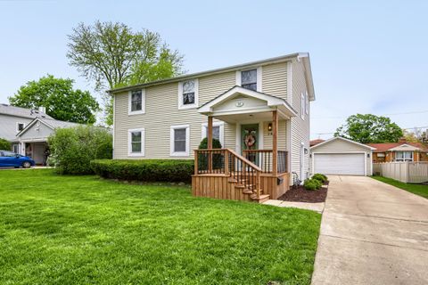 Photo of 26 W Glenlake Avenue, Roselle, IL 60172 (MLS # 12638259)