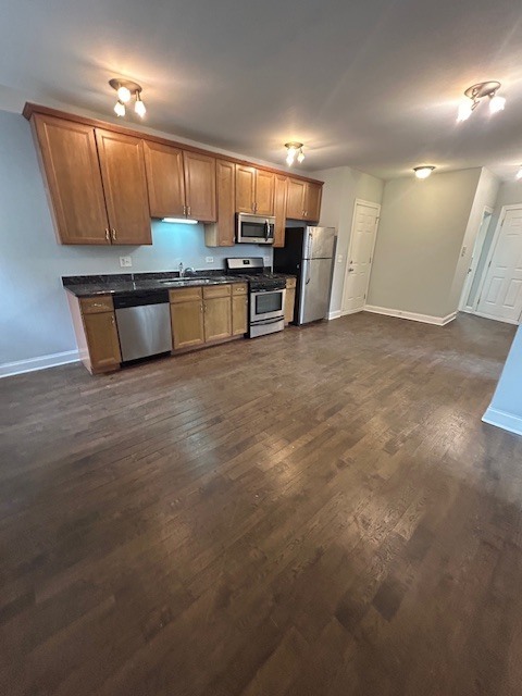 4554 W George Street 1