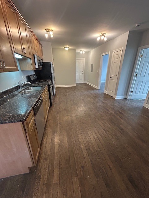 4554 W George Street 1